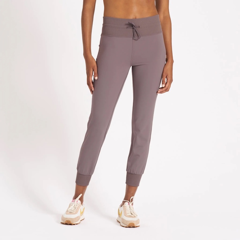 Vuori - LIKE NEW - Daily Jogger